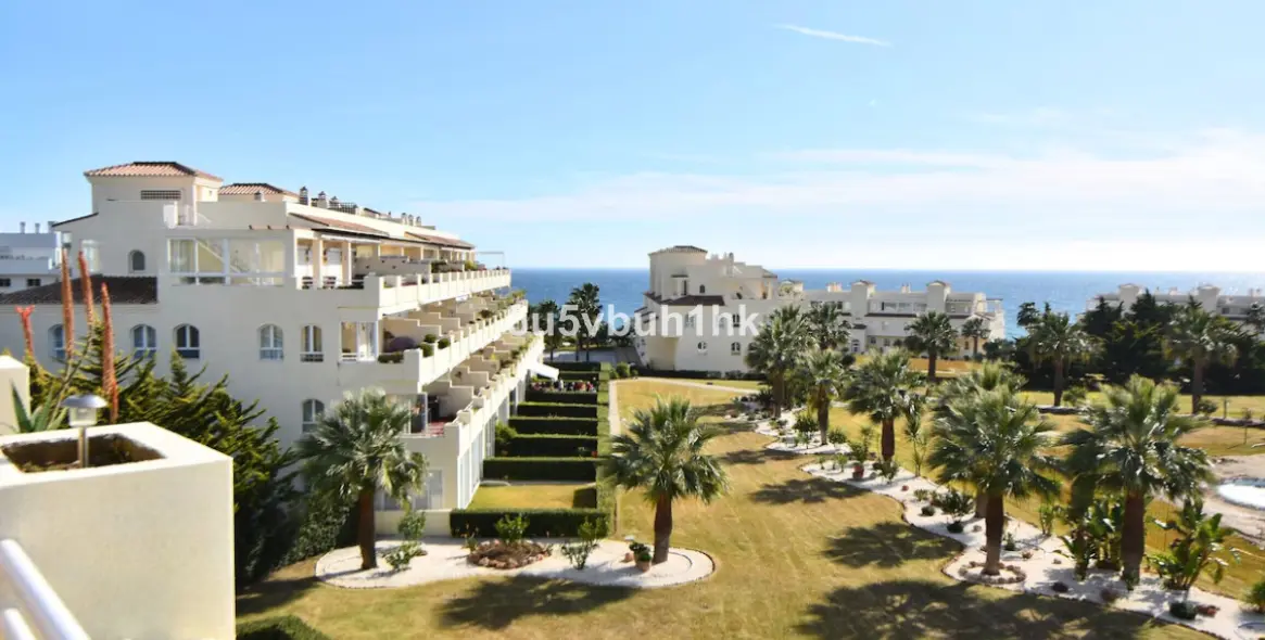 Sale of middle floor apartment in El Chaparral 6