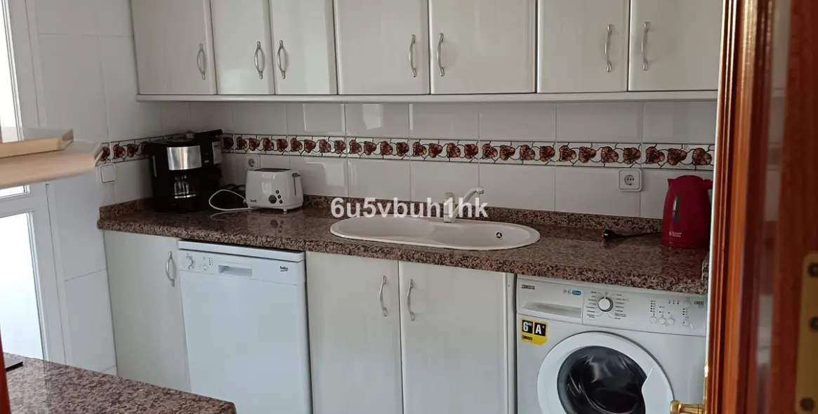 Sale of middle floor apartment in El Chaparral 12