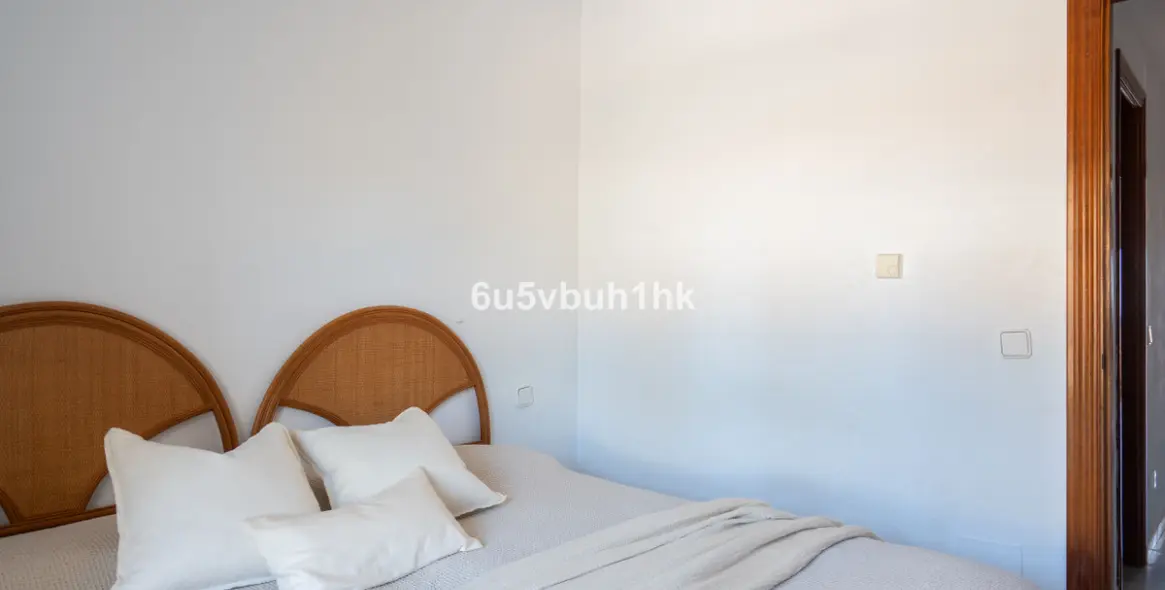 Sale of middle floor apartment in El Chaparral 19