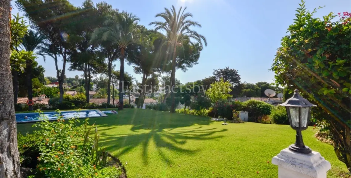 Продажа таунхауса в Nueva Andalucía 1