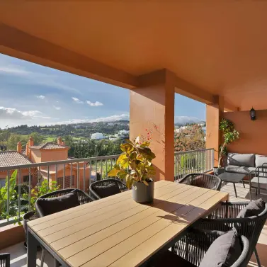 Продажа апартаментов на среднем этаже в Atalaya