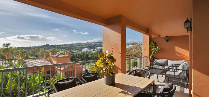 Продажа апартаментов на среднем этаже в Atalaya 0