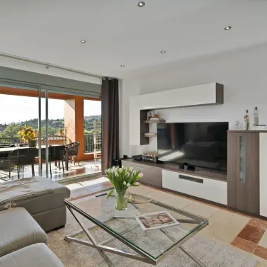 Продажа апартаментов на среднем этаже в Atalaya