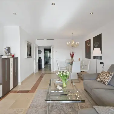 Продажа апартаментов на среднем этаже в Atalaya