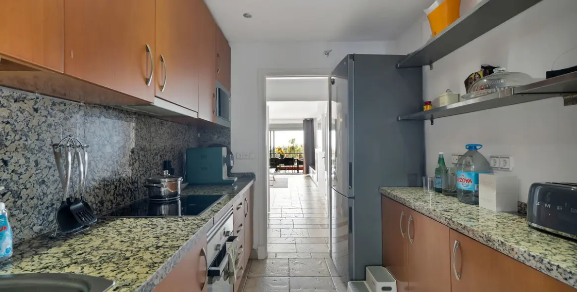 Продажа апартаментов на среднем этаже в Atalaya 8