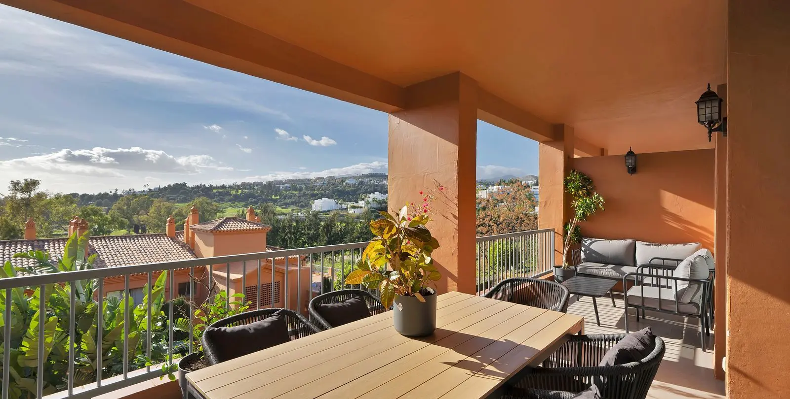 Sale of middle floor apartment in Atalaya 1