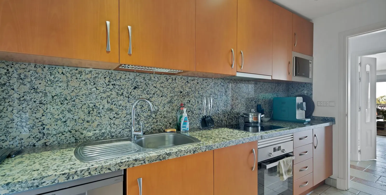 Sale of middle floor apartment in Atalaya 9