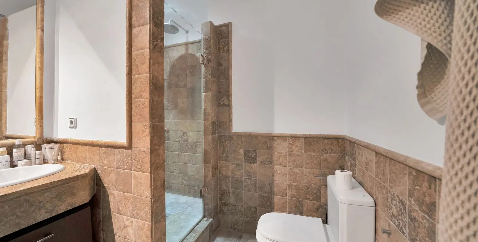 Sale of middle floor apartment in Atalaya 17