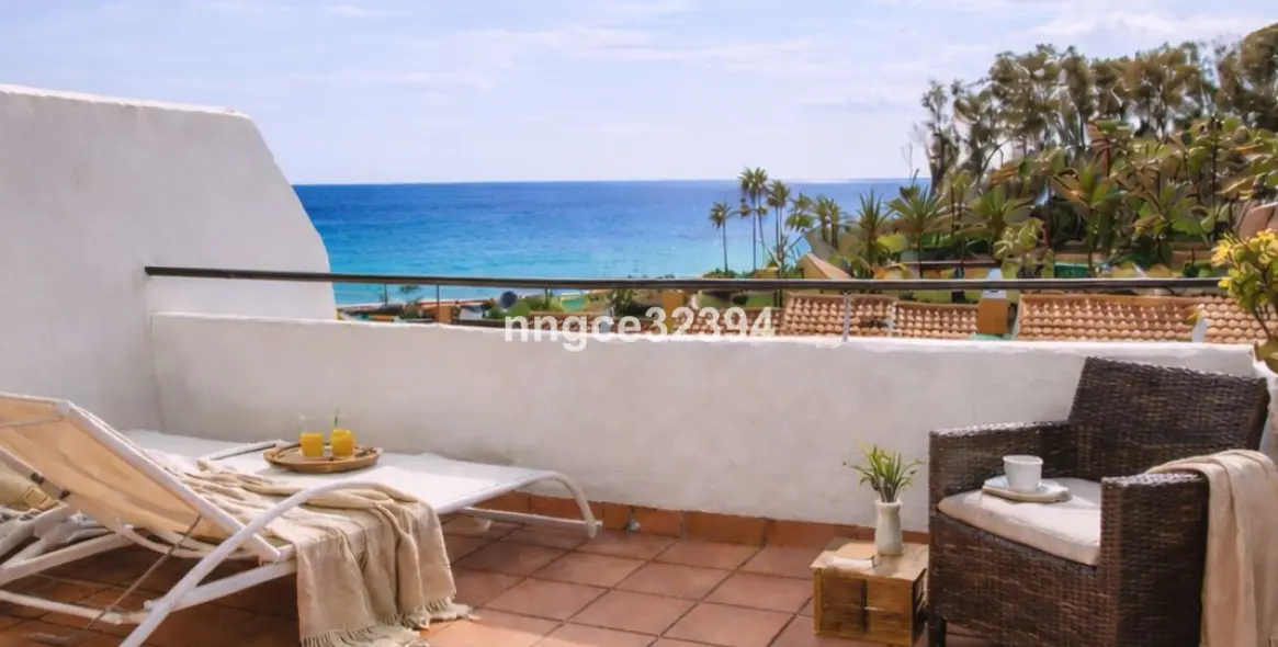 Продажа дома на две семьи в Manilva 1