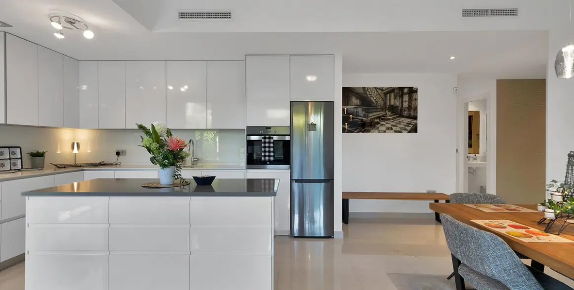 Sale of ground floor apartment in Cancelada 5