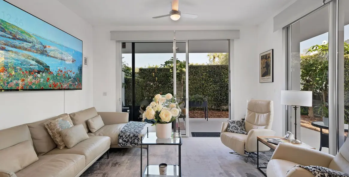 Sale of ground floor apartment in Cancelada 6