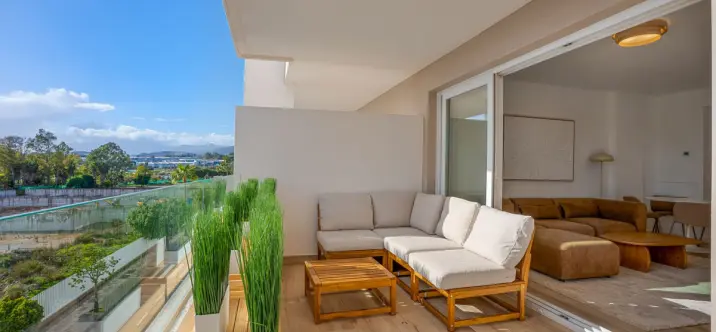 Venta de apartamento en planta media en La Campana 1