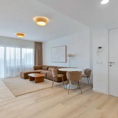 Venta de apartamento en planta media en La Campana