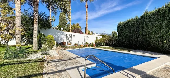 Продажа  отдельно стоящей виллы в Almayate 3