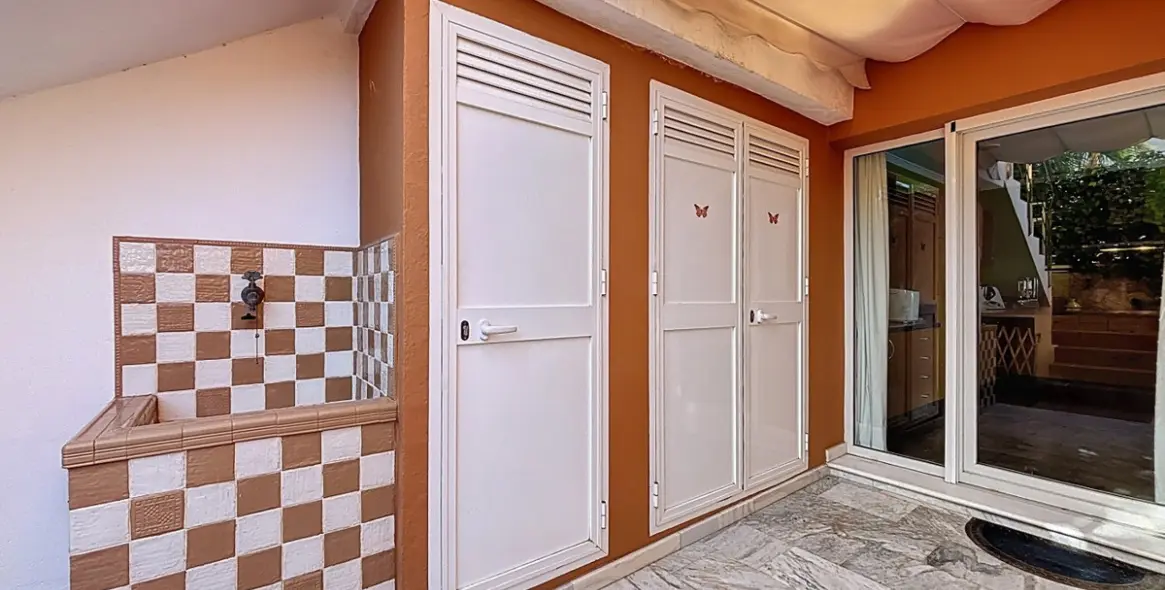 Продажа  отдельно стоящей виллы в Almayate 15