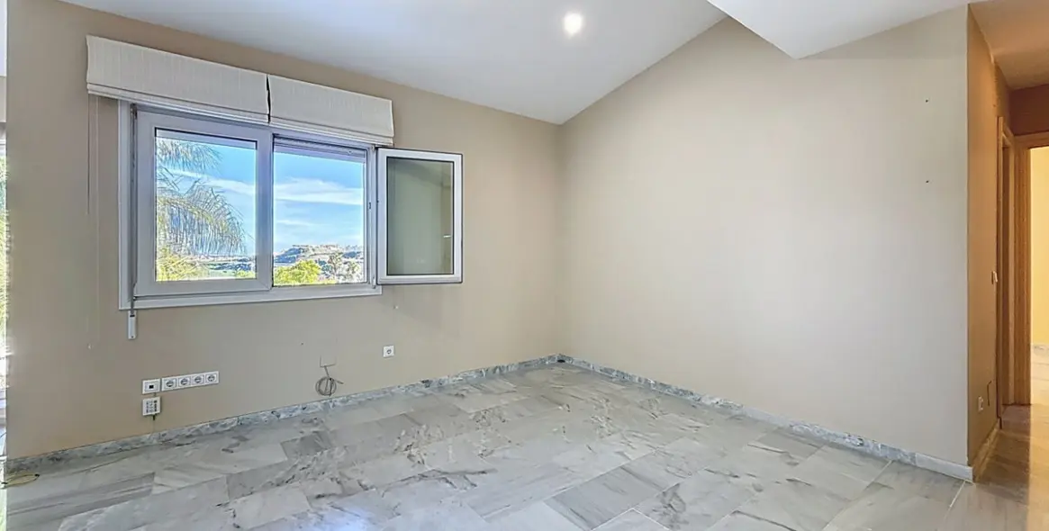 Продажа  отдельно стоящей виллы в Almayate 22