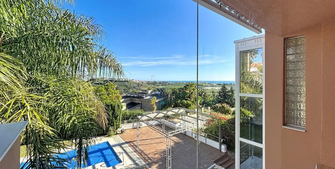 Продажа  отдельно стоящей виллы в Almayate 25