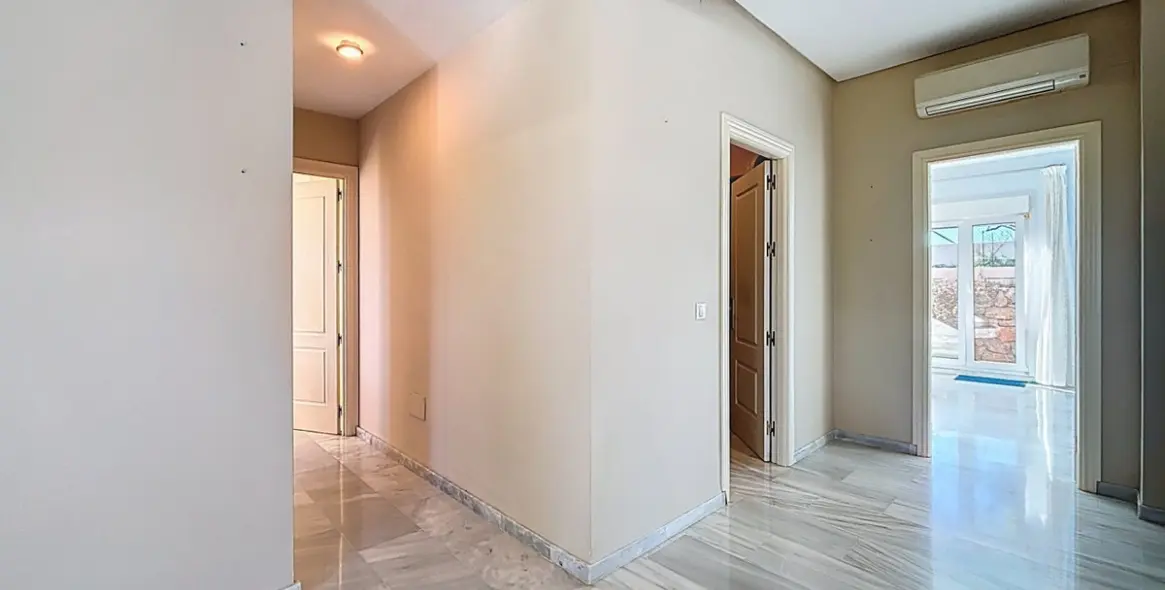 Продажа  отдельно стоящей виллы в Almayate 27