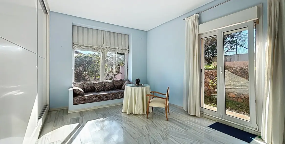 Продажа  отдельно стоящей виллы в Almayate 30