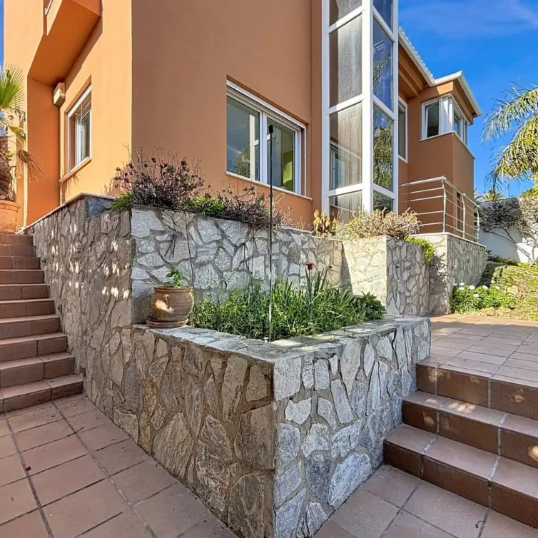 Venta de villa independiente en Almayate