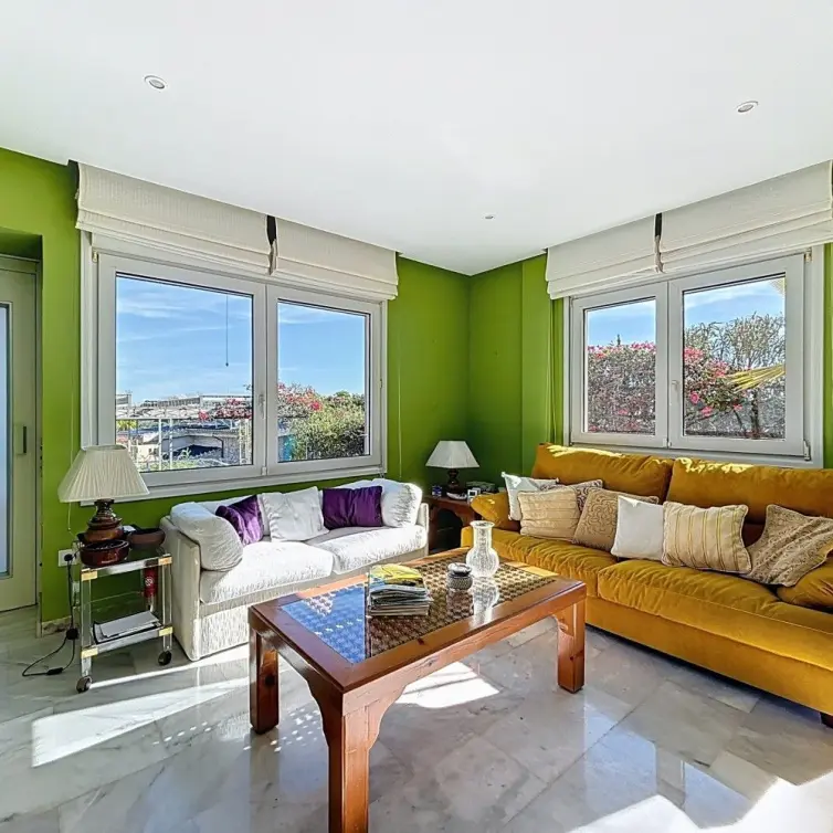 Venta de villa independiente en Almayate