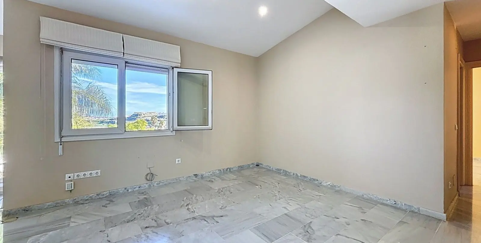 Venta de villa independiente en Almayate 22