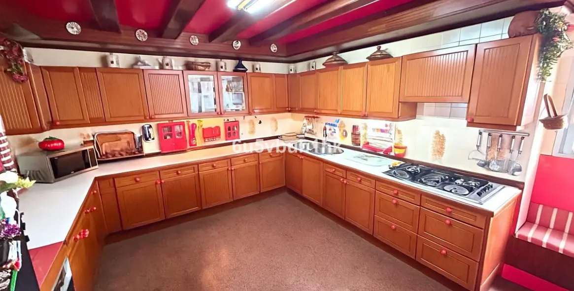 Sale of middle floor apartment in Fuengirola 38