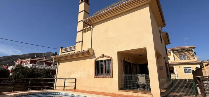 Продажа  отдельно стоящей виллы в Torremolinos 1