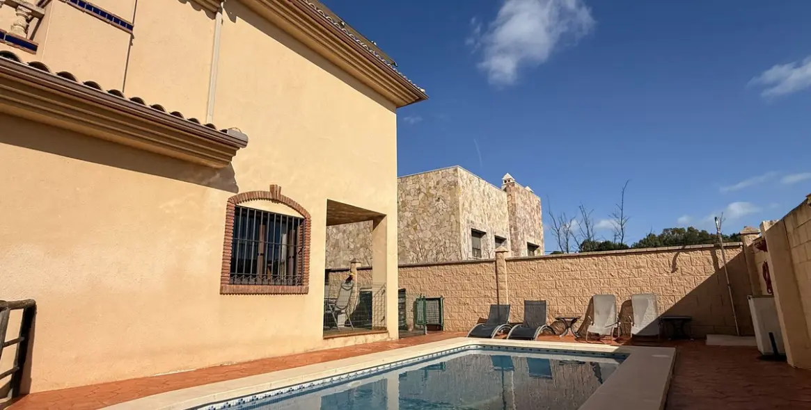 Продажа  отдельно стоящей виллы в Torremolinos 23