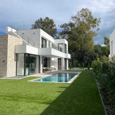 Продажа  отдельно стоящей виллы в Estepona