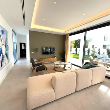 Продажа  отдельно стоящей виллы в Estepona