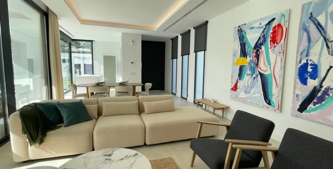 Продажа  отдельно стоящей виллы в Estepona 4