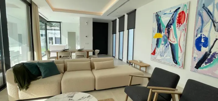 Продажа  отдельно стоящей виллы в Estepona 3