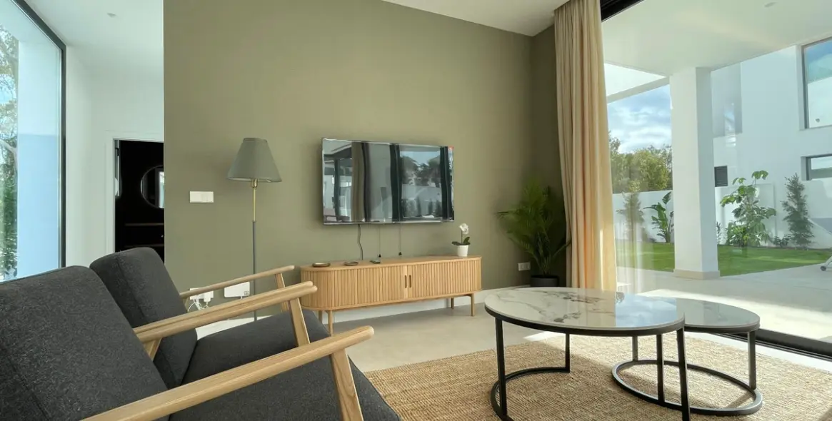 Продажа  отдельно стоящей виллы в Estepona 6