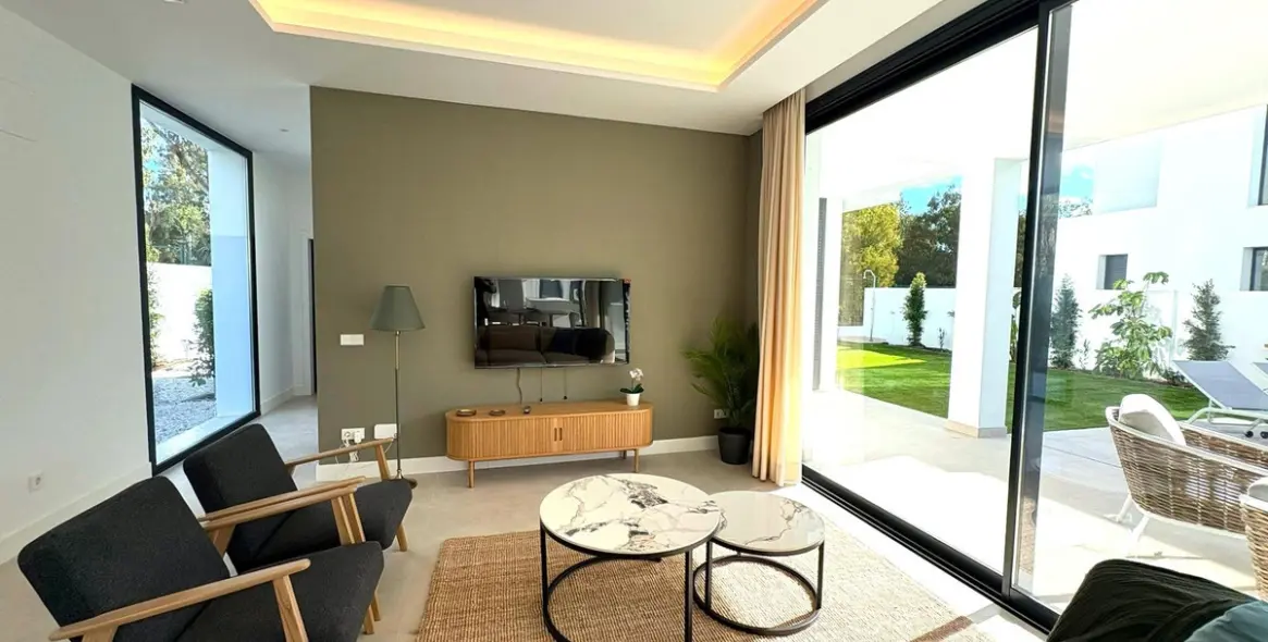 Продажа  отдельно стоящей виллы в Estepona 7