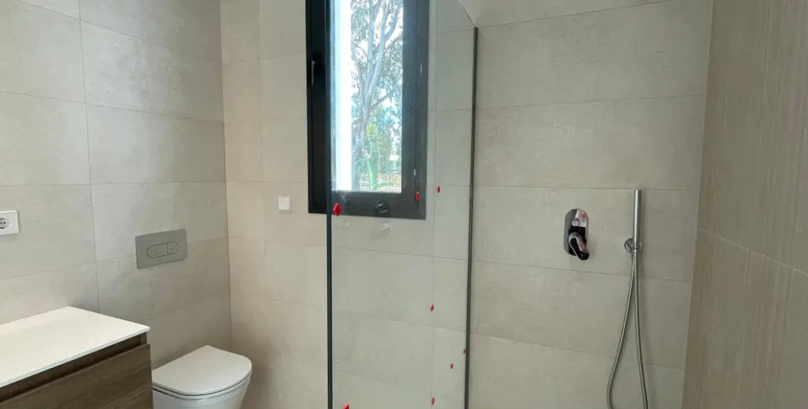 Продажа  отдельно стоящей виллы в Estepona 16