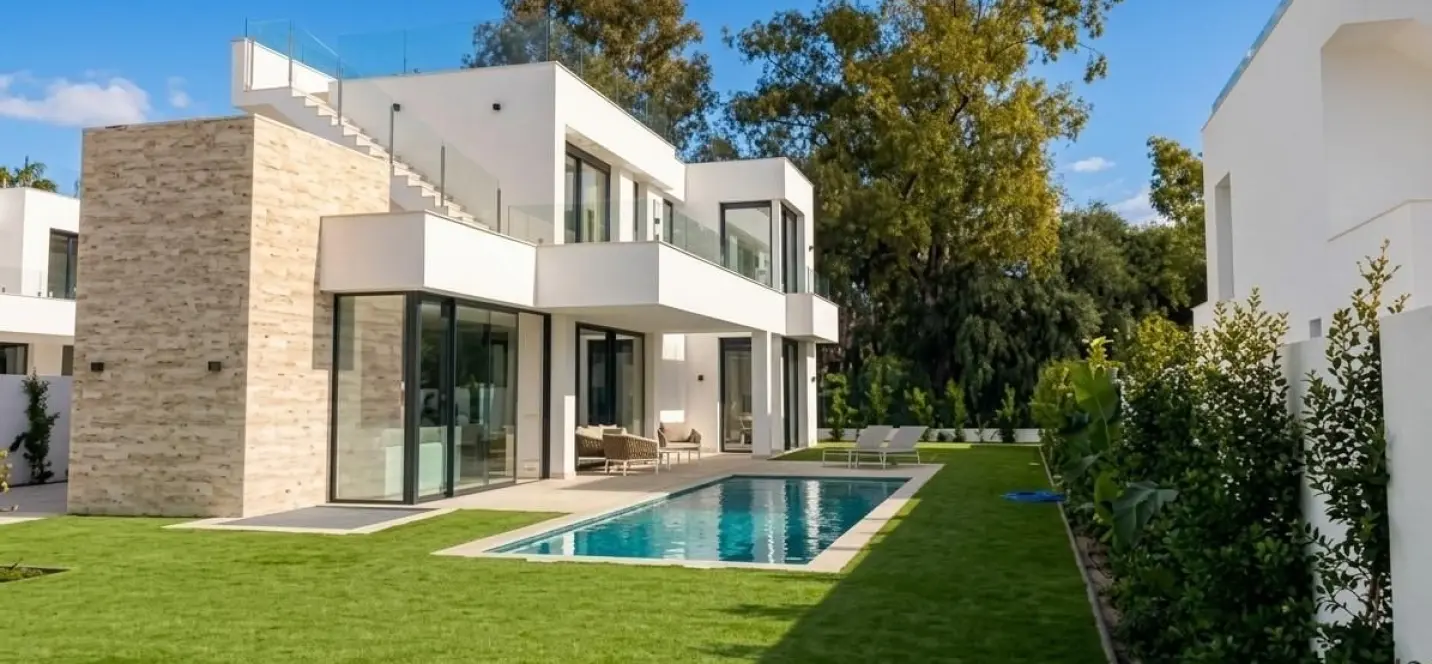 Venta de villa independiente en Estepona 0