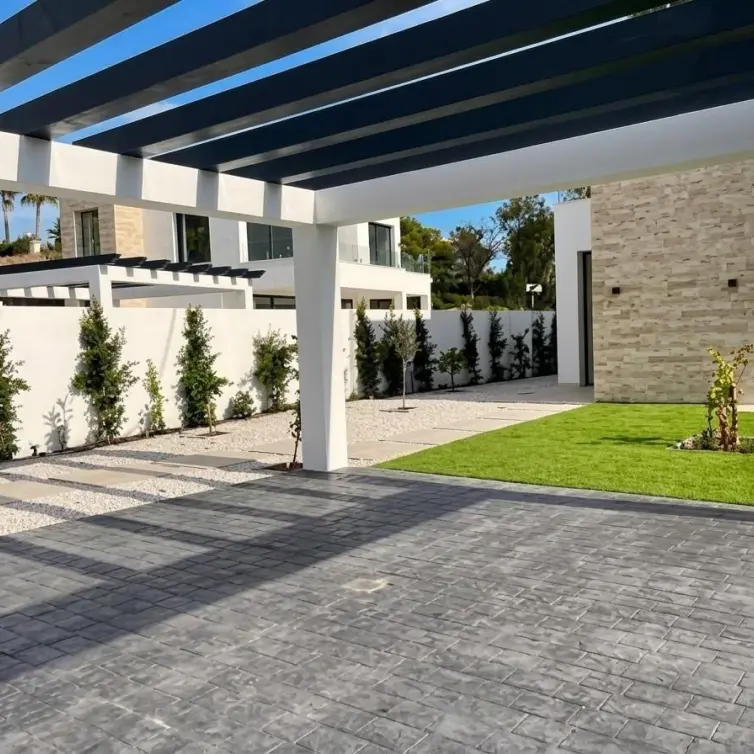 Venta de villa independiente en Estepona