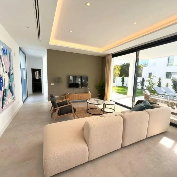 Venta de villa independiente en Estepona