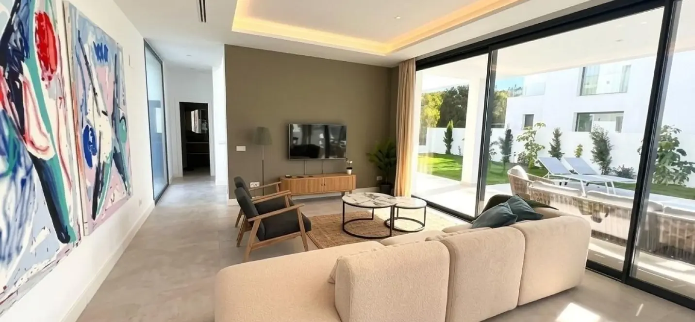 Venta de villa independiente en Estepona 2