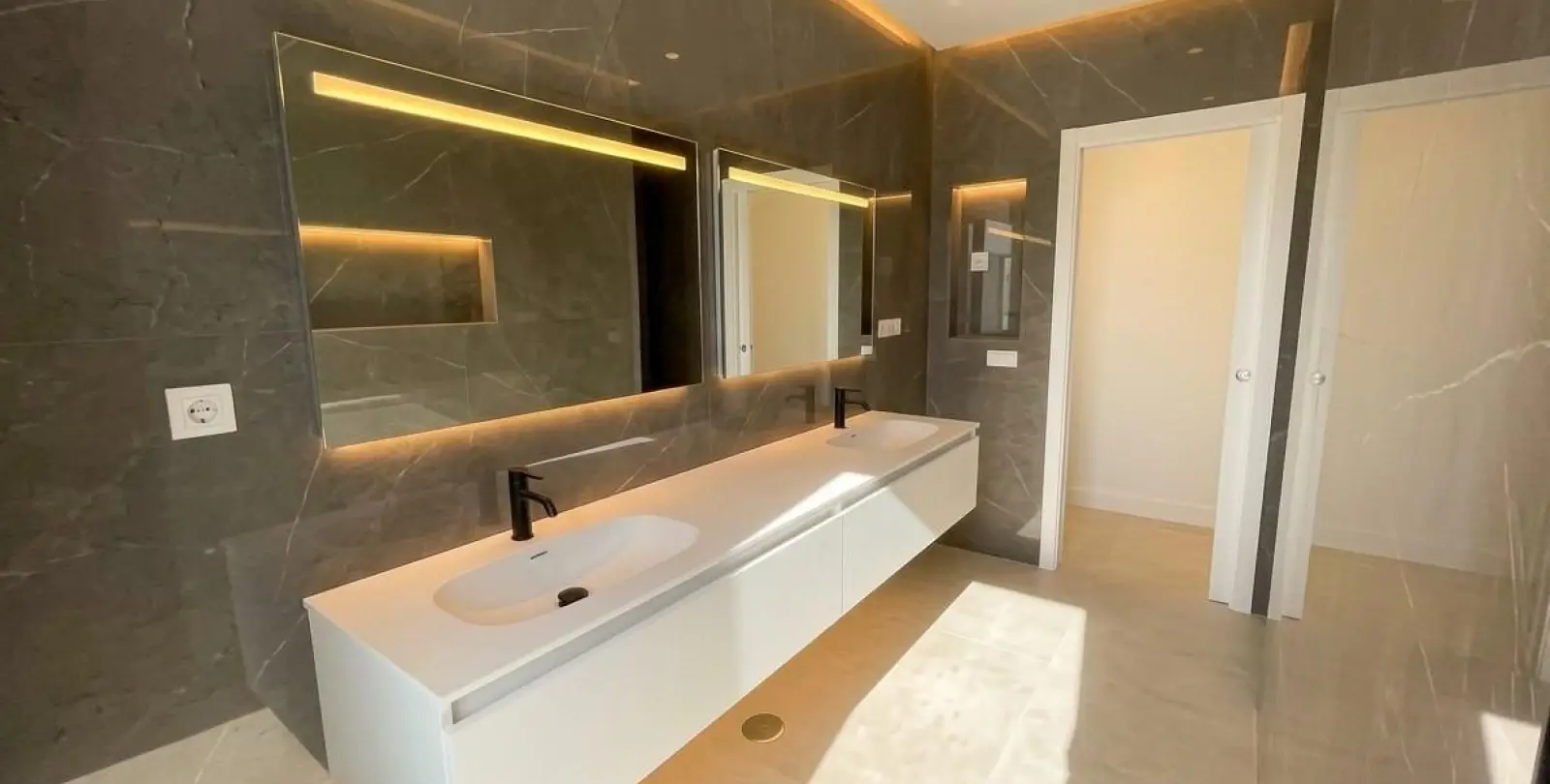 Venta de villa independiente en Estepona 14