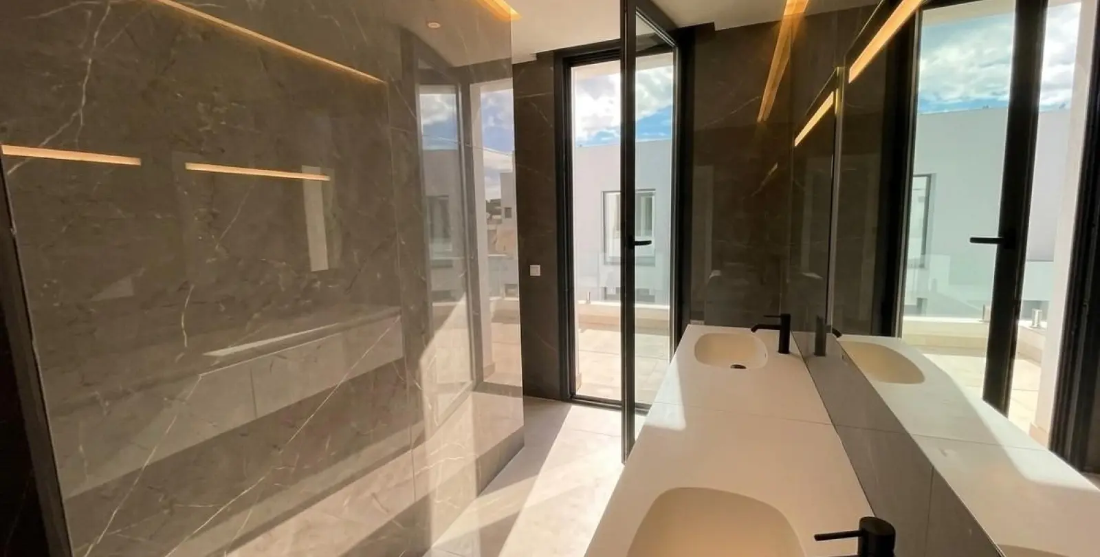 Venta de villa independiente en Estepona 18