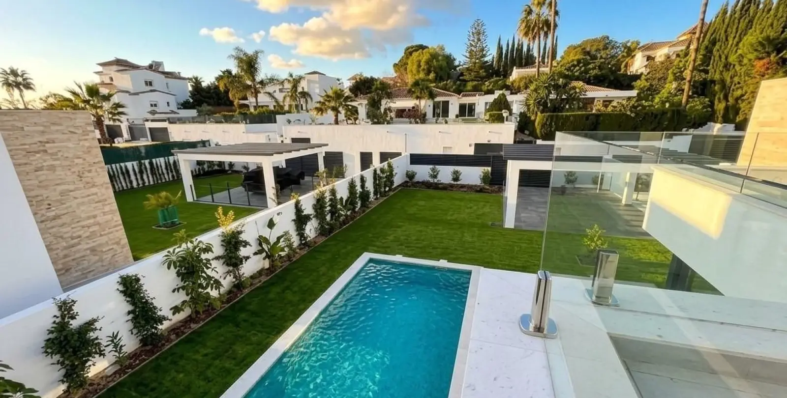 Venta de villa independiente en Estepona 25