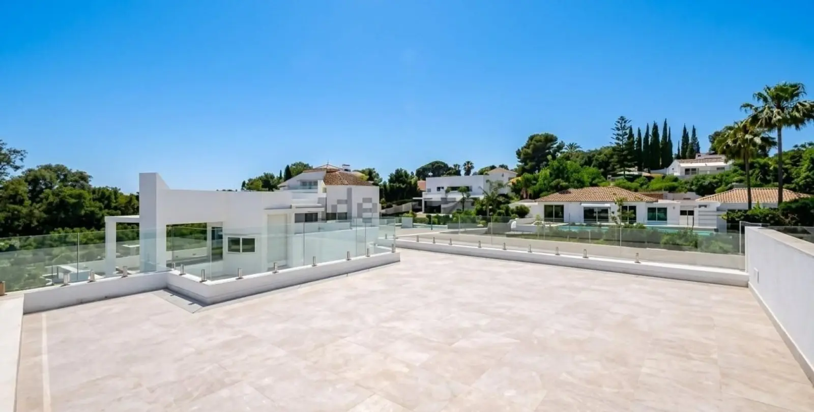Venta de villa independiente en Estepona 26