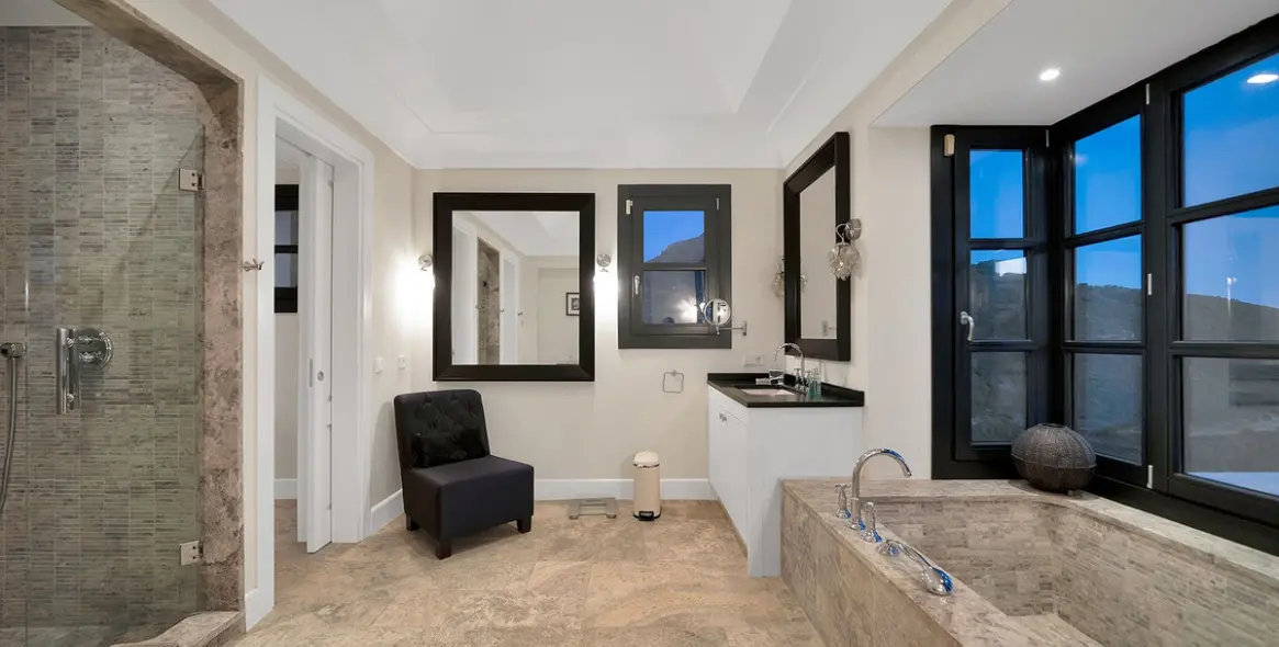 Venta de villa independiente en Benahavís 18