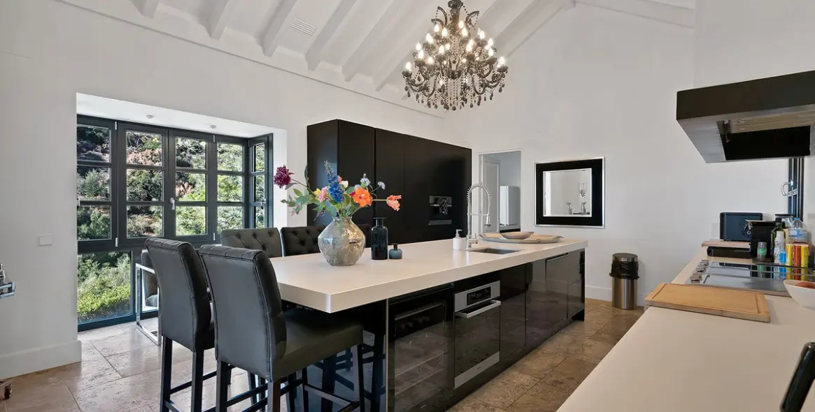 Sale of detached villa in Benahavís 5