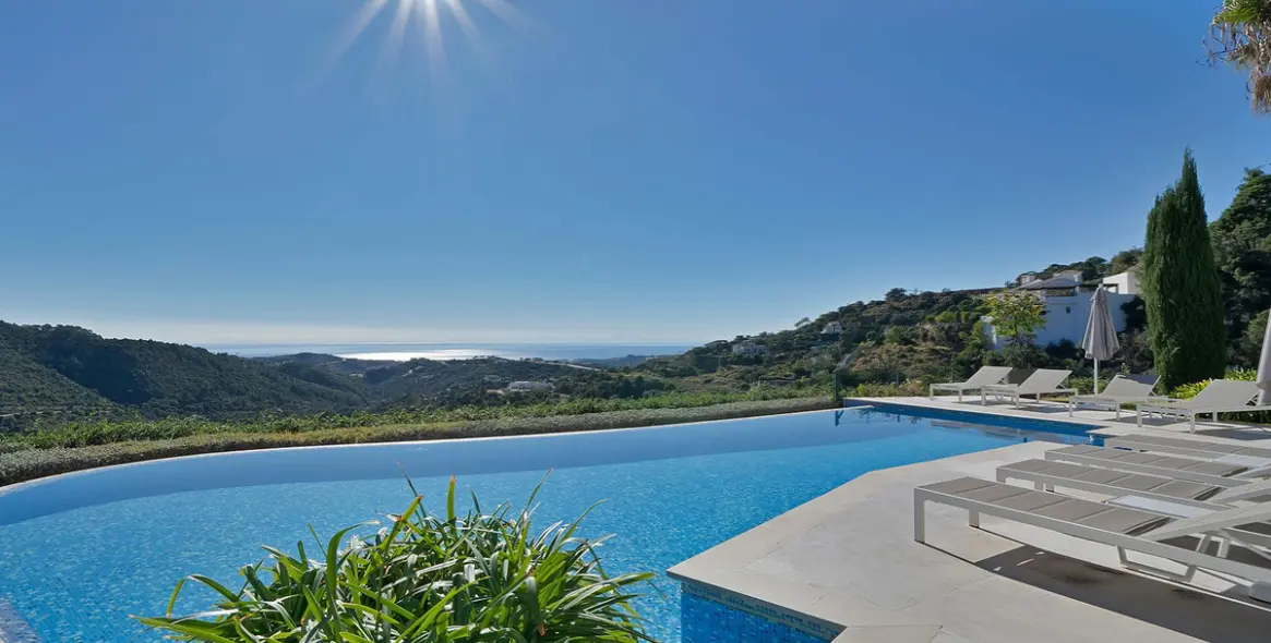 Продажа  отдельно стоящей виллы в Benahavís 39