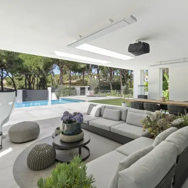 Продажа  отдельно стоящей виллы в Las Chapas