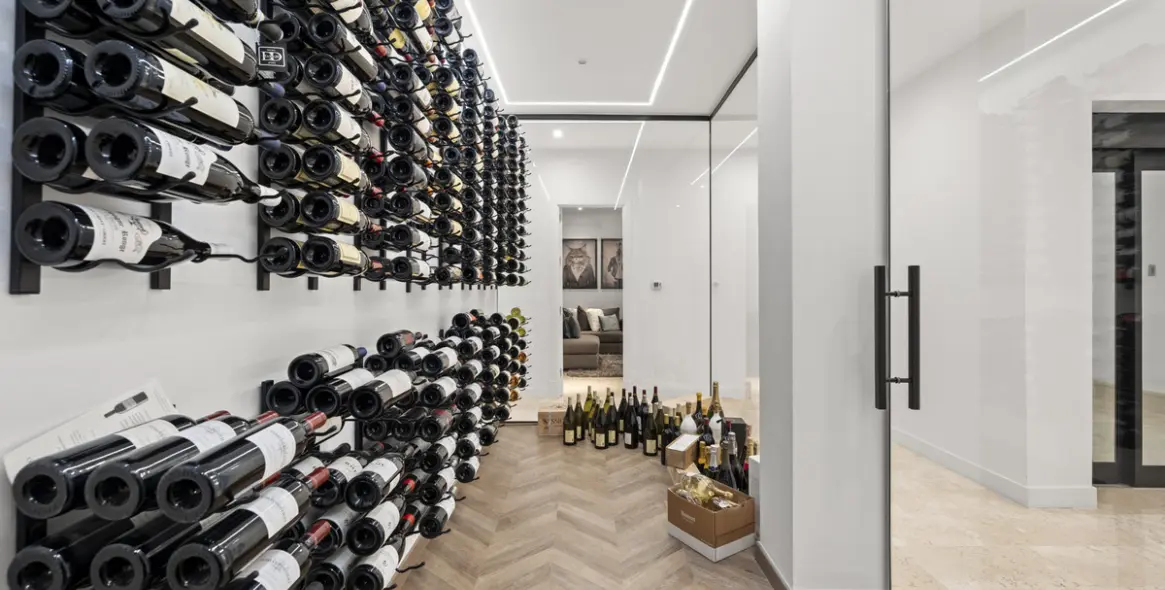 Продажа  отдельно стоящей виллы в Las Chapas 5