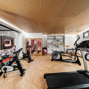 Продажа  отдельно стоящей виллы в Las Chapas